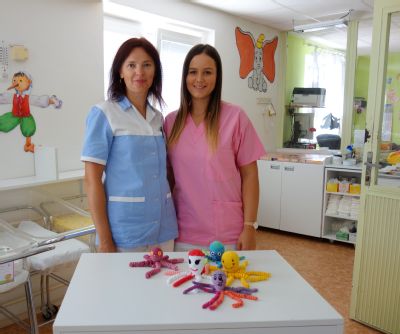 Novorodenecké oddelenie v Krompachoch dostalo háčkované chobotničky