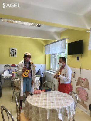 Detské oddelenie krompašskej nemocnice navštívili klauni