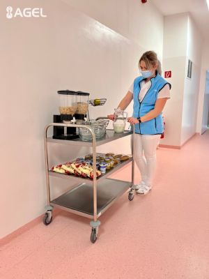 Pacientky gynekologicko-pôrodníckeho oddelenia majú k dispozícii desiatový vozíček 